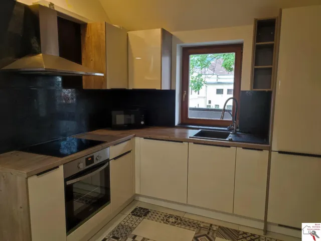 Eladó lakás Pécs, Belváros, Eladó 2. em. nappali + 4 hálós felújított tégla lakás Pécsett a Munkácsy utcában 114 nm