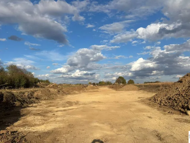 Eladó kereskedelmi és ipari ingatlan Pécs, Nagyárpád 5200 nm