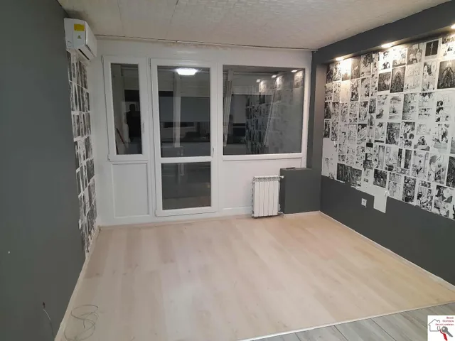 Eladó lakás Pécs, Kertváros, Eladó 2,5 szobás, erkélyes panel lakás extra áron Pécsett a Siklósi úton 52 nm