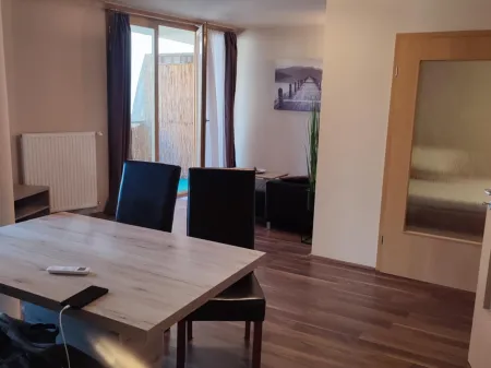 Kiadó lakás Pécs, Belváros, Kiadó nappali + 2 hálós, 1. em. erkélyes lakás Pécsett a Jókai utcában 63 nm