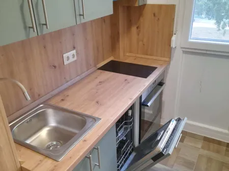 Kiadó lakás Pécs, Egyetemváros, Kiadó 10/1 em. extrán felújított panel lakás Pécsett az Ifjúság útján 36 nm