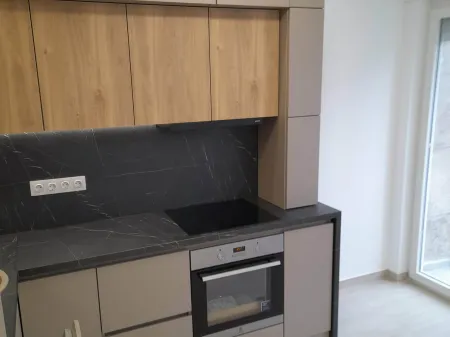 Eladó lakás Pécs, Uránváros, Eladó prémium felújított, liftes, 7/2 em. lakás Pécsett az Esztergár L. úton 66 nm