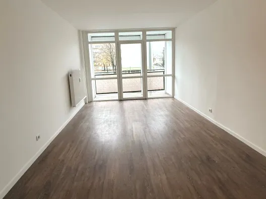 Eladó lakás Pécs, Egyetemváros, Eladó 4/1 emeleti 3 szobás, erkélyes frissen felújított lakás Pécsett a Megyeri térnél 64 nm