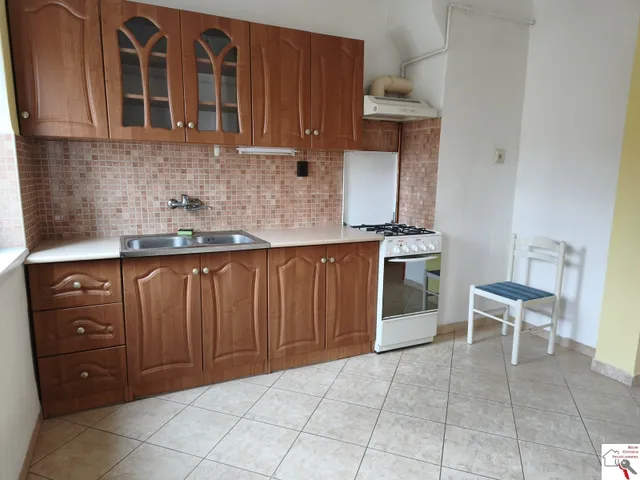 Eladó lakás Pécs, Eladó 3. emeleti garzon Pécsett a Kandó Kálmán utcában 40 nm