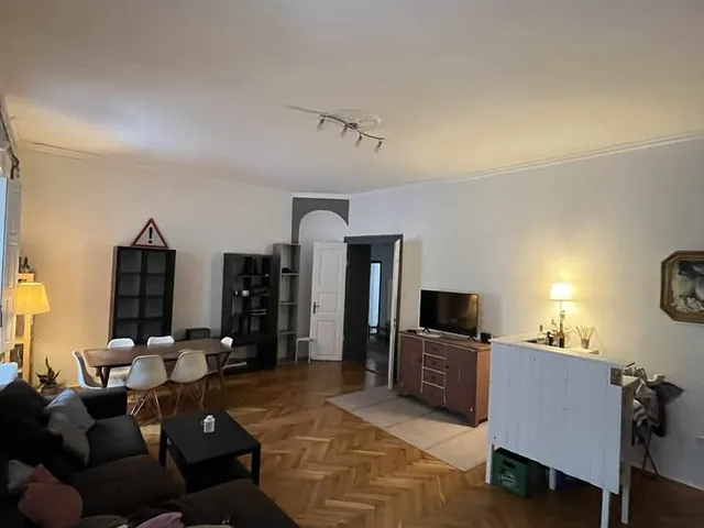 Kiadó lakás Pécs, Belváros, Kiadó nappali + 2 hálós, téglalakás gk. beállóval Pécsett a Felsőmalom utcában 102 nm