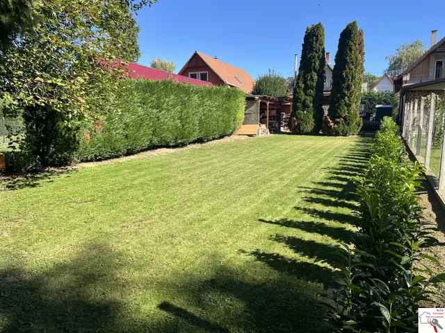 Eladó ház Abaliget, Eladó nappali + 3 hálós, teraszos tóparti ház Abaligeten 90 nm