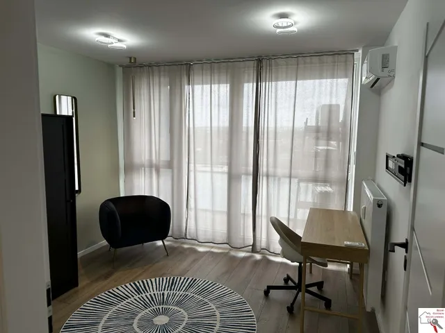 Eladó lakás Pécs, Belváros, Eladó 10/7 em. 3 szobás, erkélyes nívósan felújított lakás Pécsett az Árkádnál 64 nm