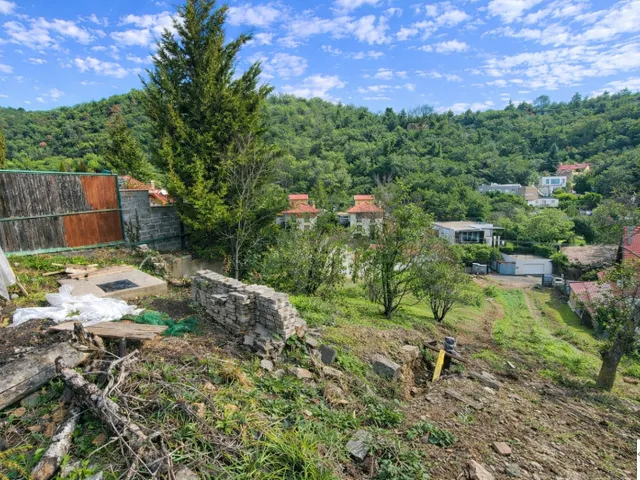 Eladó telek Pécs, Szkókó, Eladó kivételes adottságú telek Pécsett, Szkókóban 1670 nm