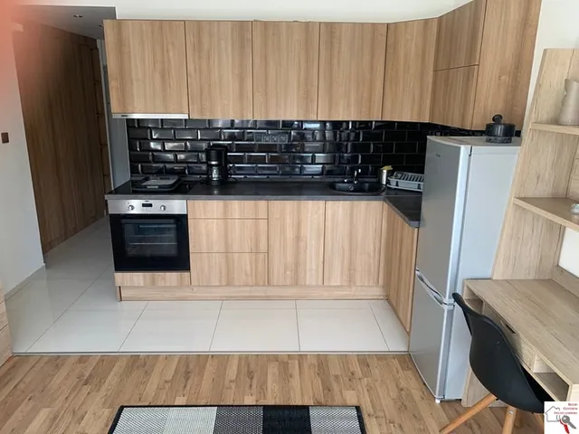 Eladó lakás Pécs, Belváros, Eladó 4/3 emeleti másfél szobás tégla lakás Pécsett a Szabadság úton 26 nm