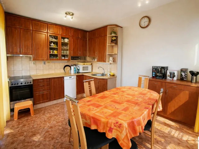 Eladó lakás Pécs, Kertváros 74 nm