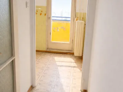 Eladó lakás Pécs, Kertváros, Eladó 10/8 emeleti 2 szobás lakás Pécsett a Varsány utcában 47 nm