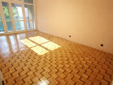 Kiadó lakás Pécs, Egyetemváros, Kiadó 4/3 em. 3 szobás, erkélyes, bútorozatlan lakás Pécsett a Megyeri téren 63 nm