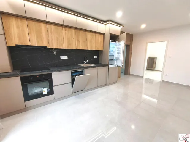 Eladó lakás Pécs, Egyetemváros, Eladó 4/3 em, prémium felújított nappali + 2 hálós, erkélyes lakás Pécsett, a Tüzér utcában 5