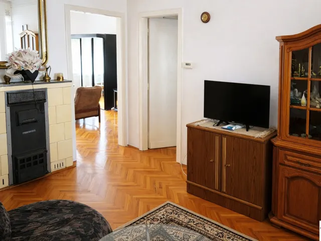 Kiadó lakás Pécs, Belváros, Kiadó nappali + 2,5 hálós, teraszos lakás Pécsett a József utcában 102 nm