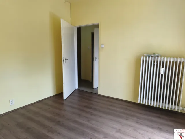 Eladó lakás Pécs, Eladó 10/1 emeleti, 2 szobás, klímás panellakás Pécsett a Budai Vámnál 47 nm