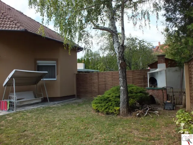Eladó ház Pécs, Patacs, Eladó nappali +3 hálós, földszintes családi ház Pécsett a Korsó utcában 165 nm
