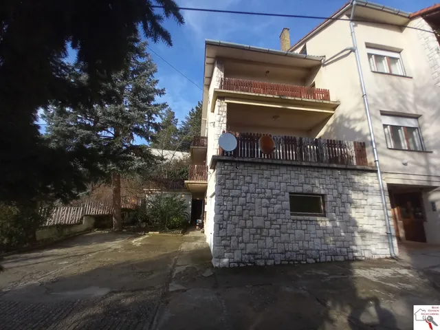 Eladó ház Pécs, Mecsekoldal 230 nm