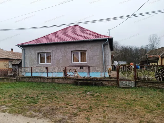 Eladó ház Táska 130 nm