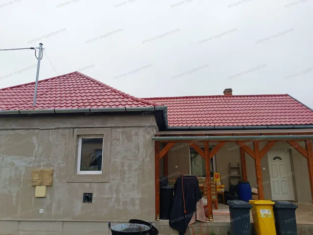 Eladó ház Táska 130 nm