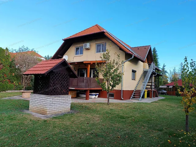 Eladó ház Balatonszemes 330 nm