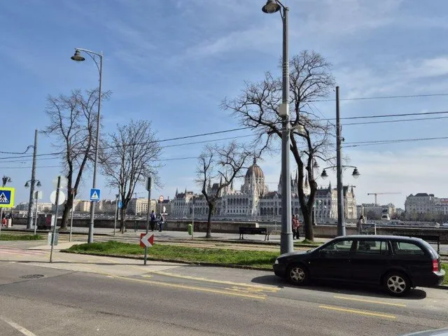 Kiadó kereskedelmi és ipari ingatlan Budapest I. kerület 100 nm