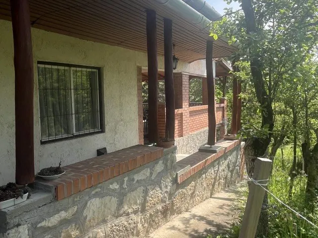Eladó ház Kozárd 164 nm