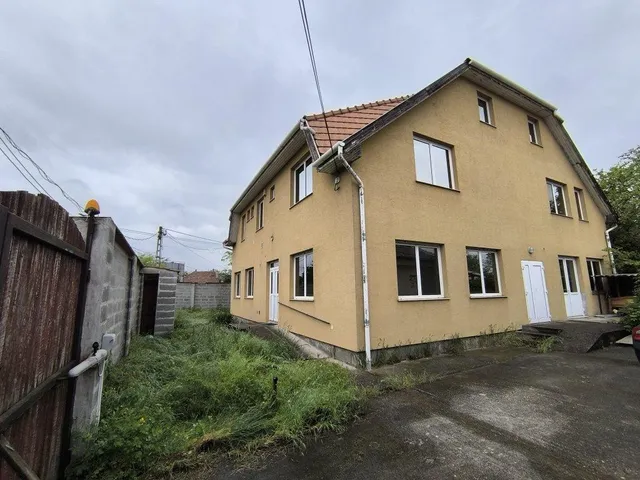 Eladó kereskedelmi és ipari ingatlan Budapest XVIII. kerület, Ferihegy 480 nm