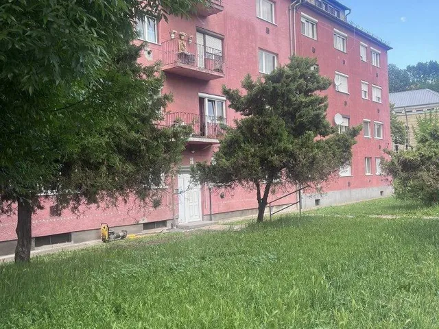 Eladó lakás Salgótarján, Vásártér 61 nm