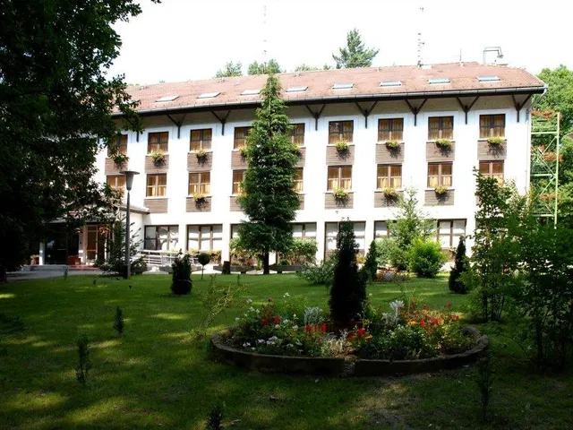 Eladó kereskedelmi és ipari ingatlan Salgótarján, Eresztvény 1115 nm