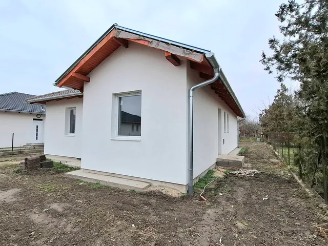 Eladó ház Kiskunlacháza 90 nm