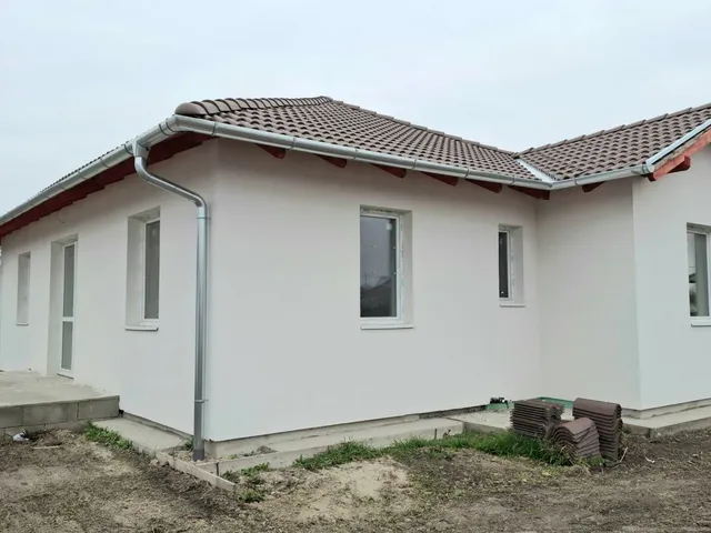 Eladó ház Kiskunlacháza 90 nm