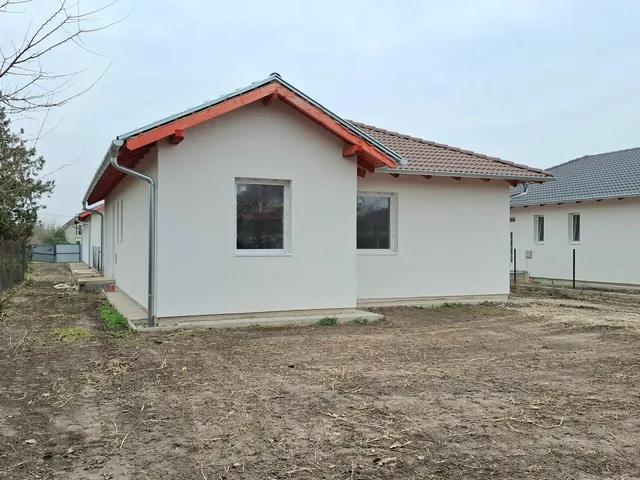 Eladó ház Kiskunlacháza 90 nm