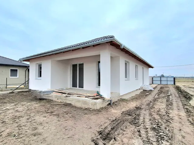 Eladó ház Kiskunlacháza 99 nm
