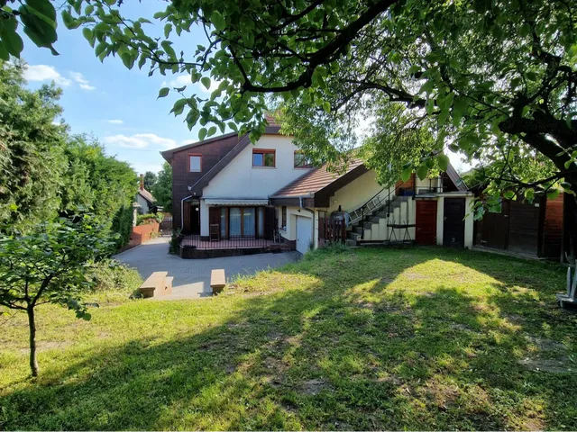 Eladó ház Halásztelek 220 nm