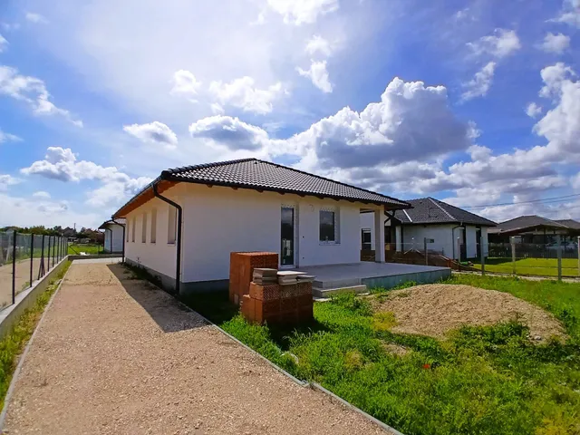 Eladó ház Szigetcsép 134 nm