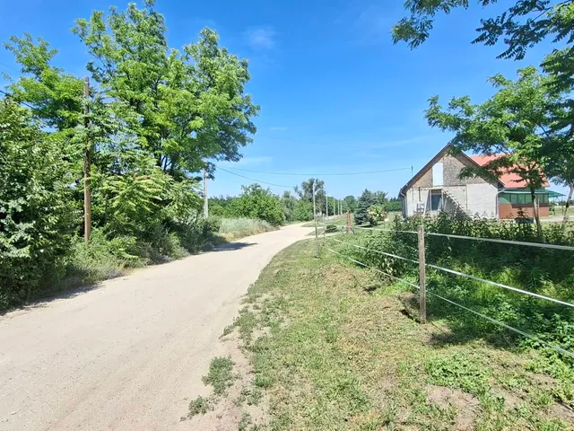 Eladó telek Dömsöd 3520 nm