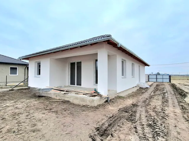 Eladó ház Kiskunlacháza 99 nm