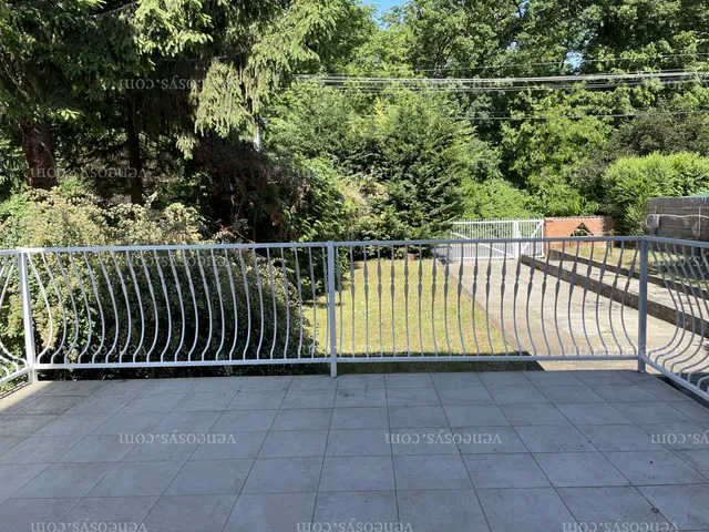 Eladó ház Szigethalom 260 nm