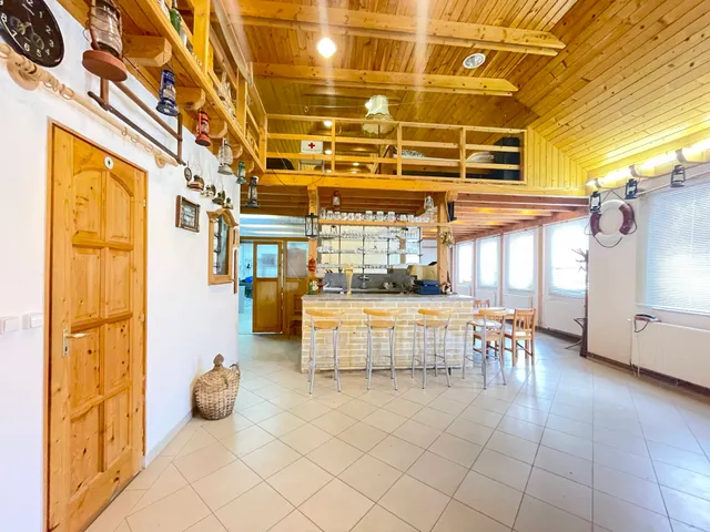 Eladó kereskedelmi és ipari ingatlan Majosháza 141 nm