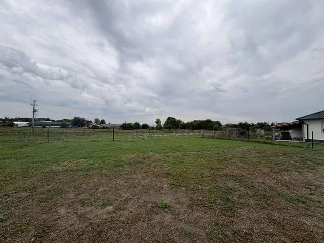 Eladó telek Tököl 677 nm