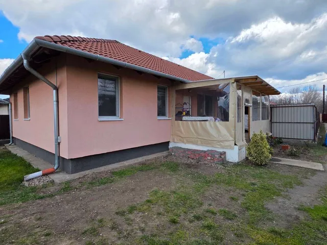 Eladó ház Délegyháza 78 nm