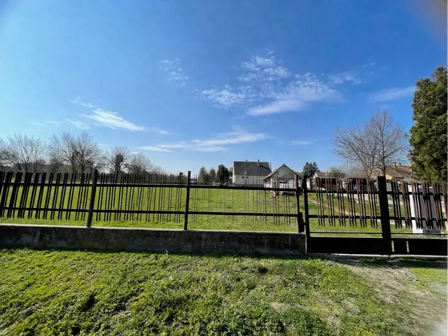 Eladó telek Kiskunlacháza 920 nm