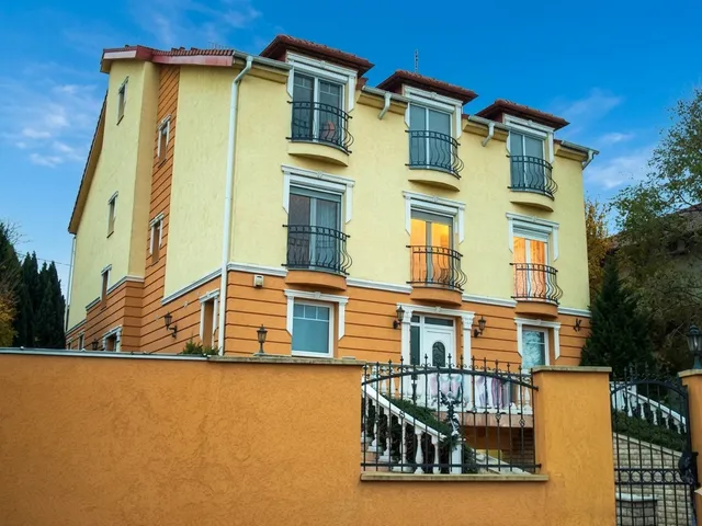 Eladó lakás Budapest XI. kerület 111 nm