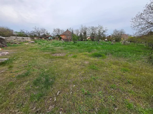 Eladó telek Tököl 782 nm