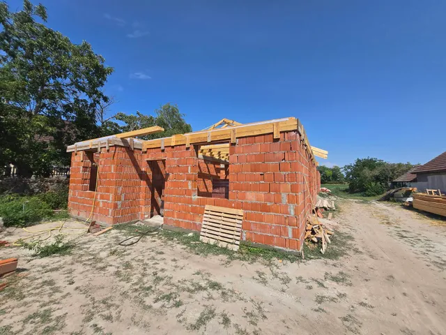 Eladó ház Áporka 100 nm