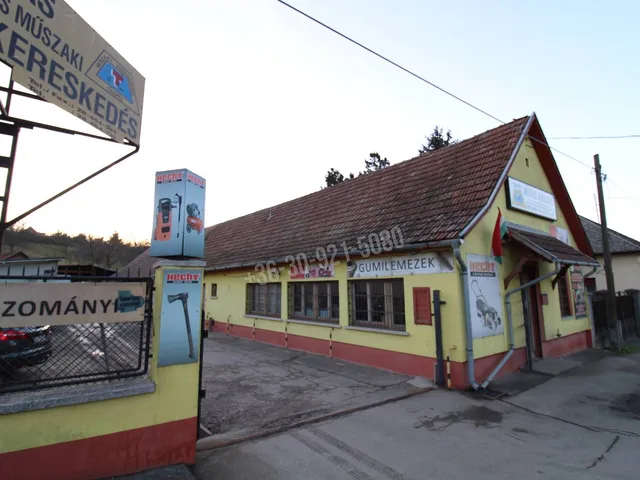 Eladó kereskedelmi és ipari ingatlan Szada 115 nm