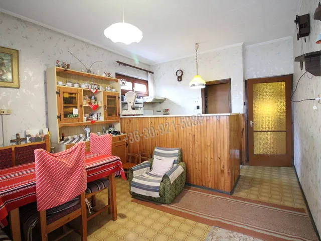 Eladó ház Kartal, Kodály Zoltán utca 195 nm