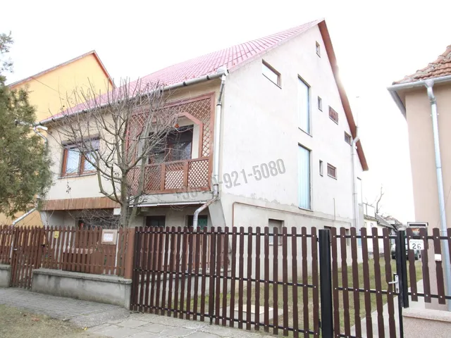 Eladó ház Kartal 195 nm
