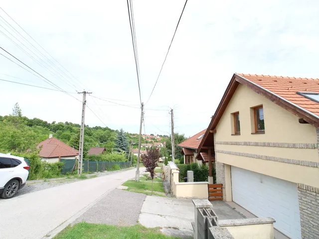 Eladó ház Aszód, Tavasz utca 139 nm