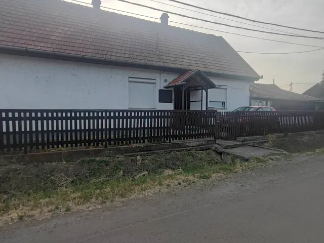 Eladó ház Jászárokszállás, Vak Bottyán utca 118 nm